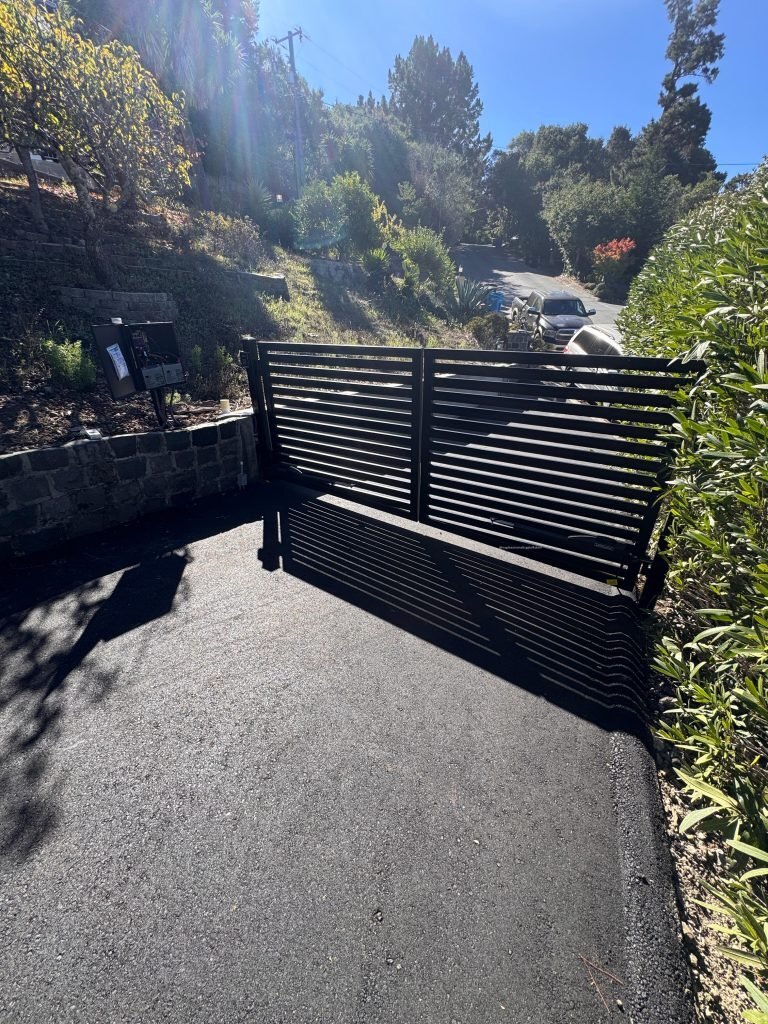 Security driveway gate