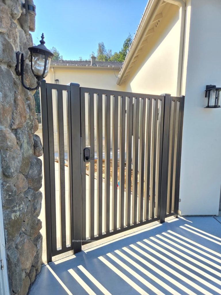 Pedestrian Gate Vertical Lines